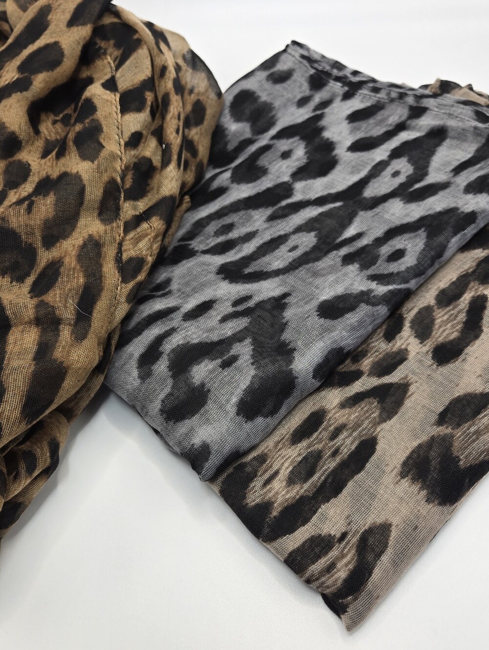 NWOT - LARGE Synthetic 100% Silk Feel Fashion Scarves - Picture 10 of 12